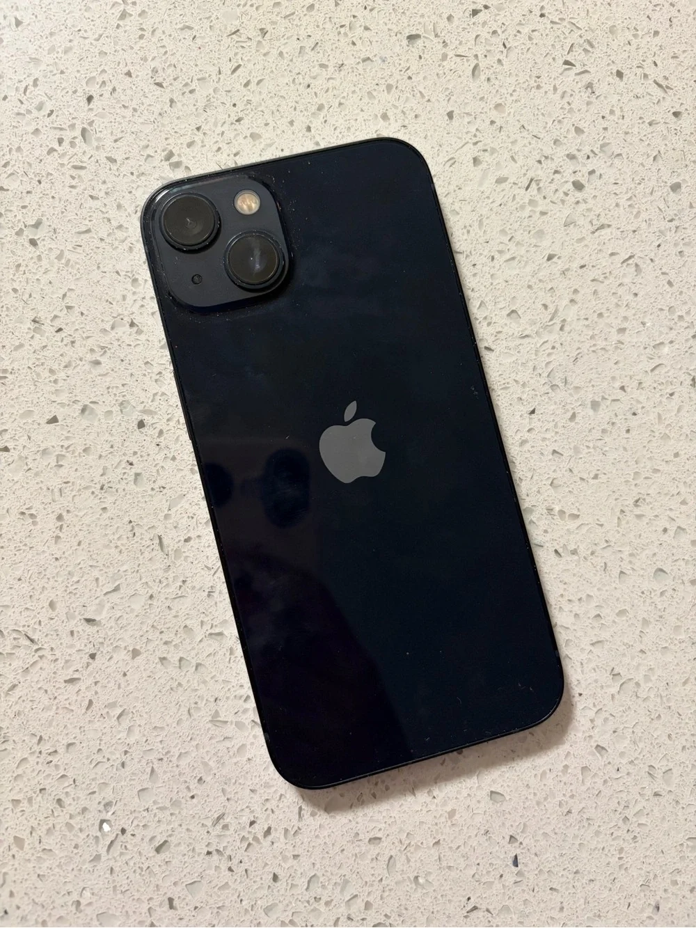 Apple iPhone 13 - Black